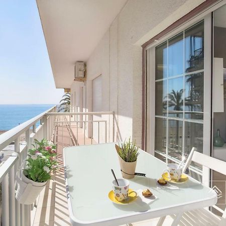 S12 - Beach Front Apartment --Free Wifi- Salou Ngoại thất bức ảnh