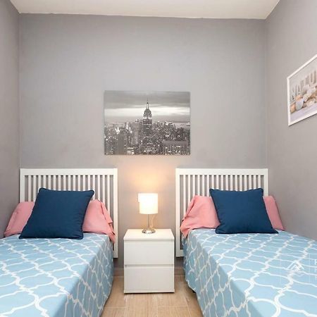 S12 - Beach Front Apartment --Free Wifi- Salou Ngoại thất bức ảnh