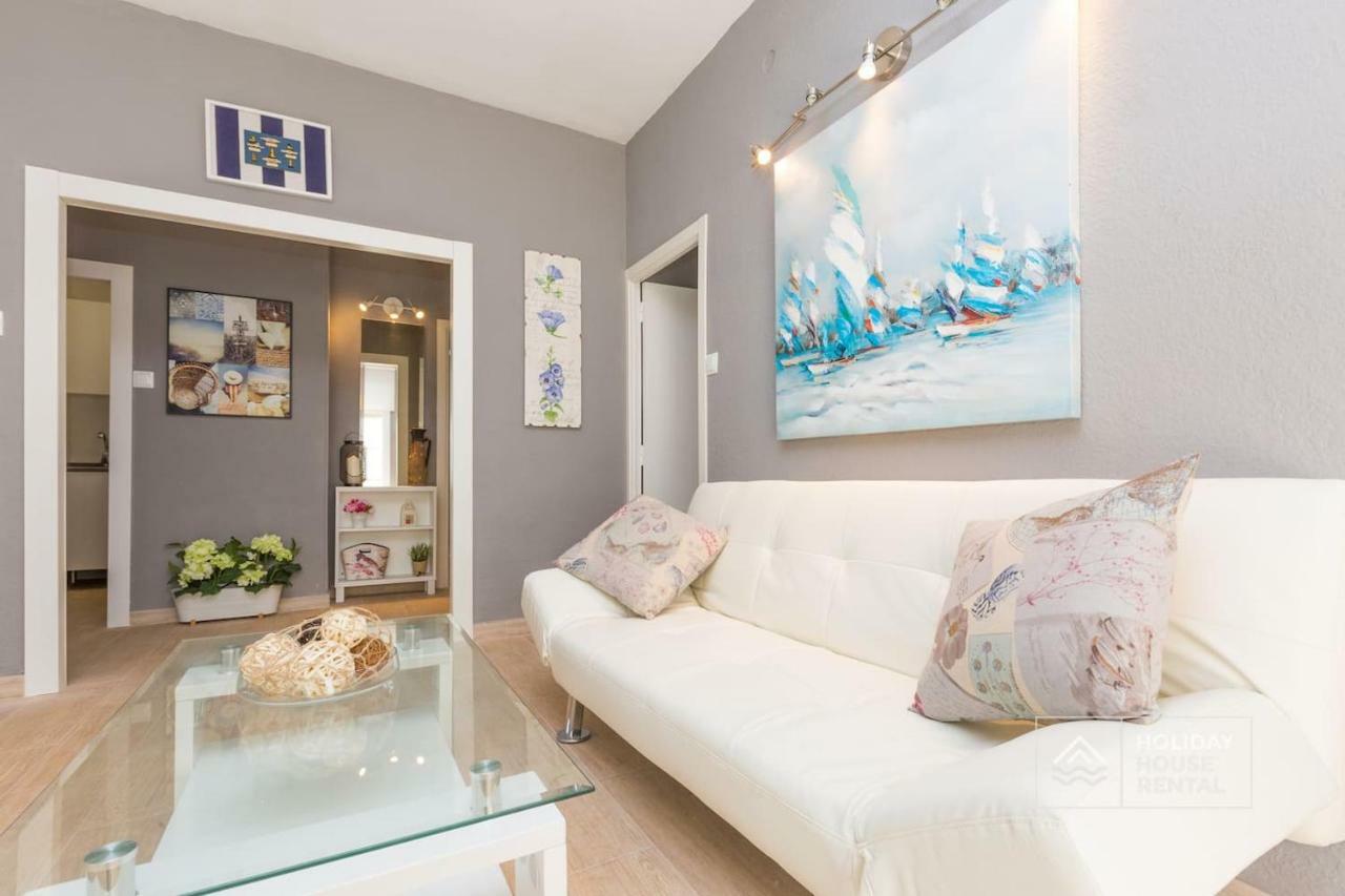 S12 - Beach Front Apartment --Free Wifi- Salou Ngoại thất bức ảnh