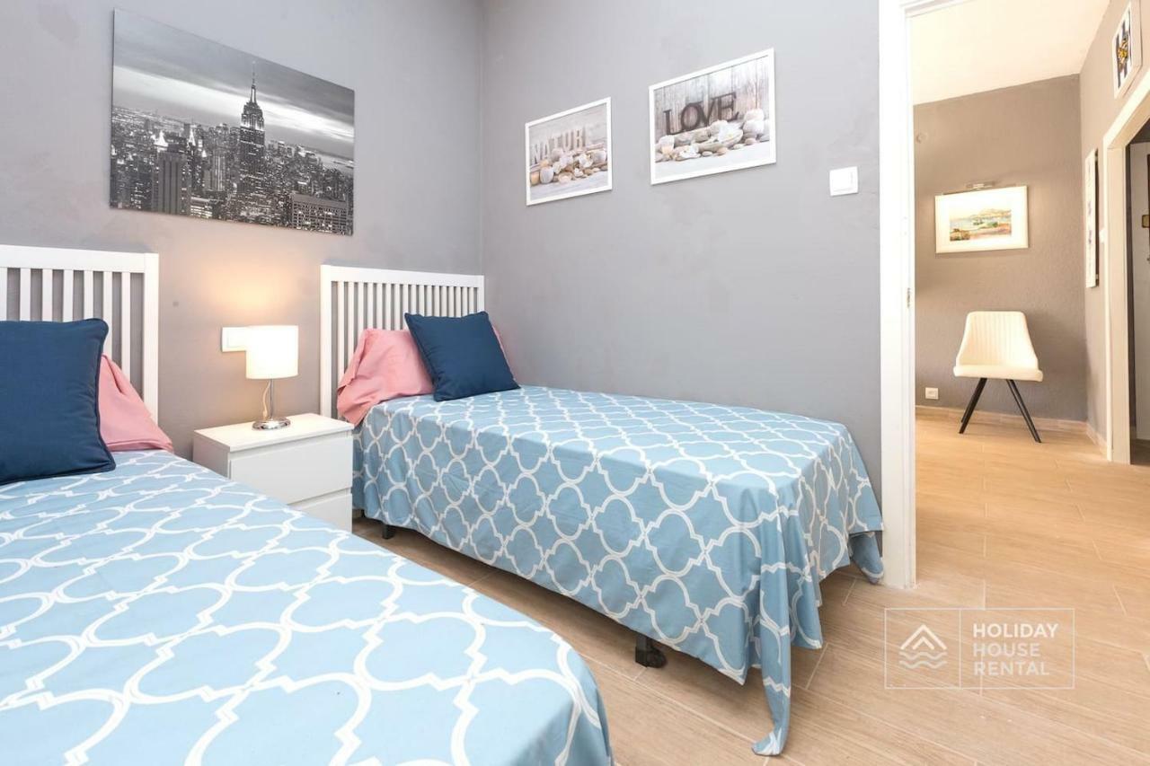 S12 - Beach Front Apartment --Free Wifi- Salou Ngoại thất bức ảnh